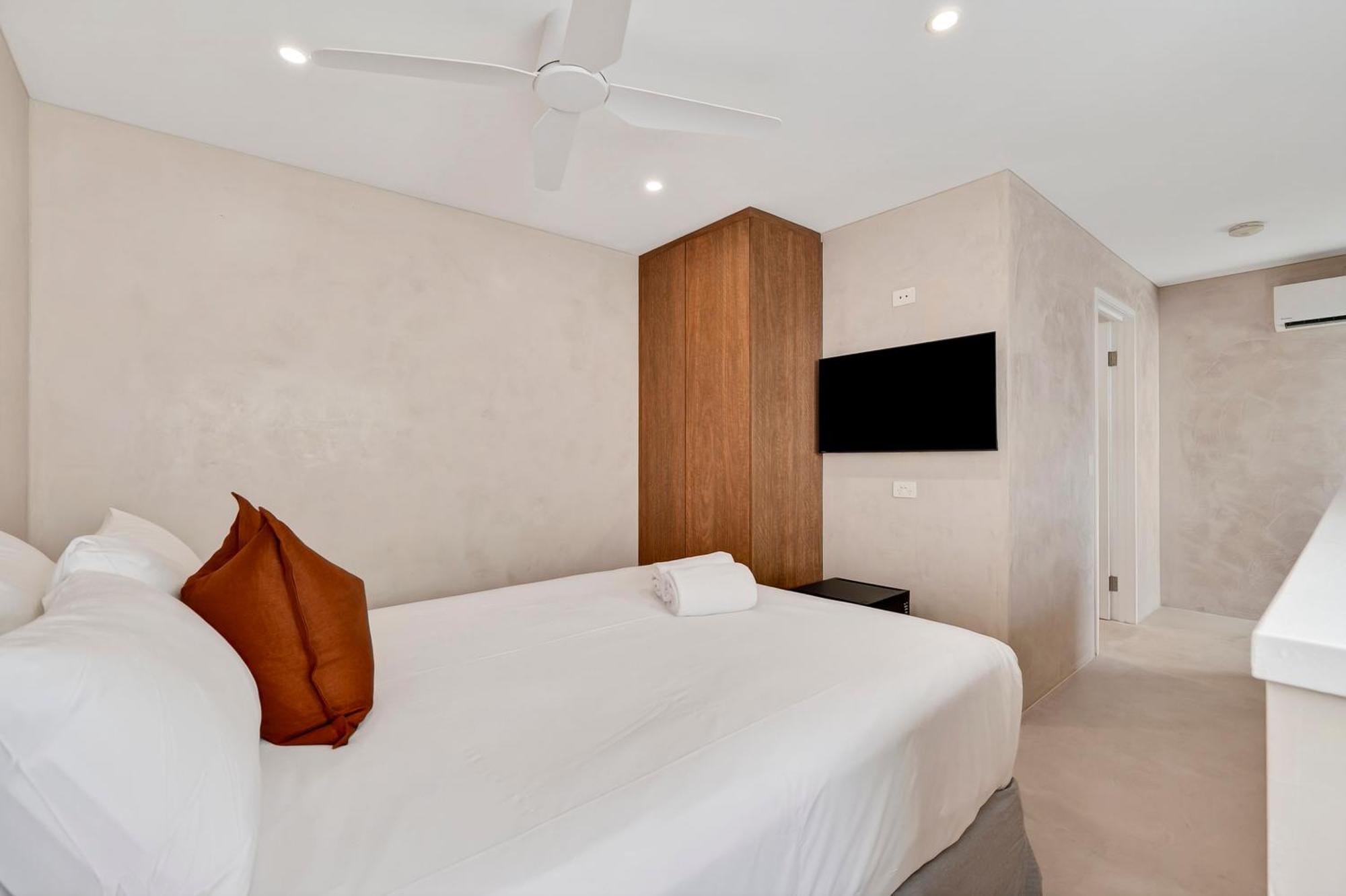 Queen Studio Loft,1765394668:JPEG